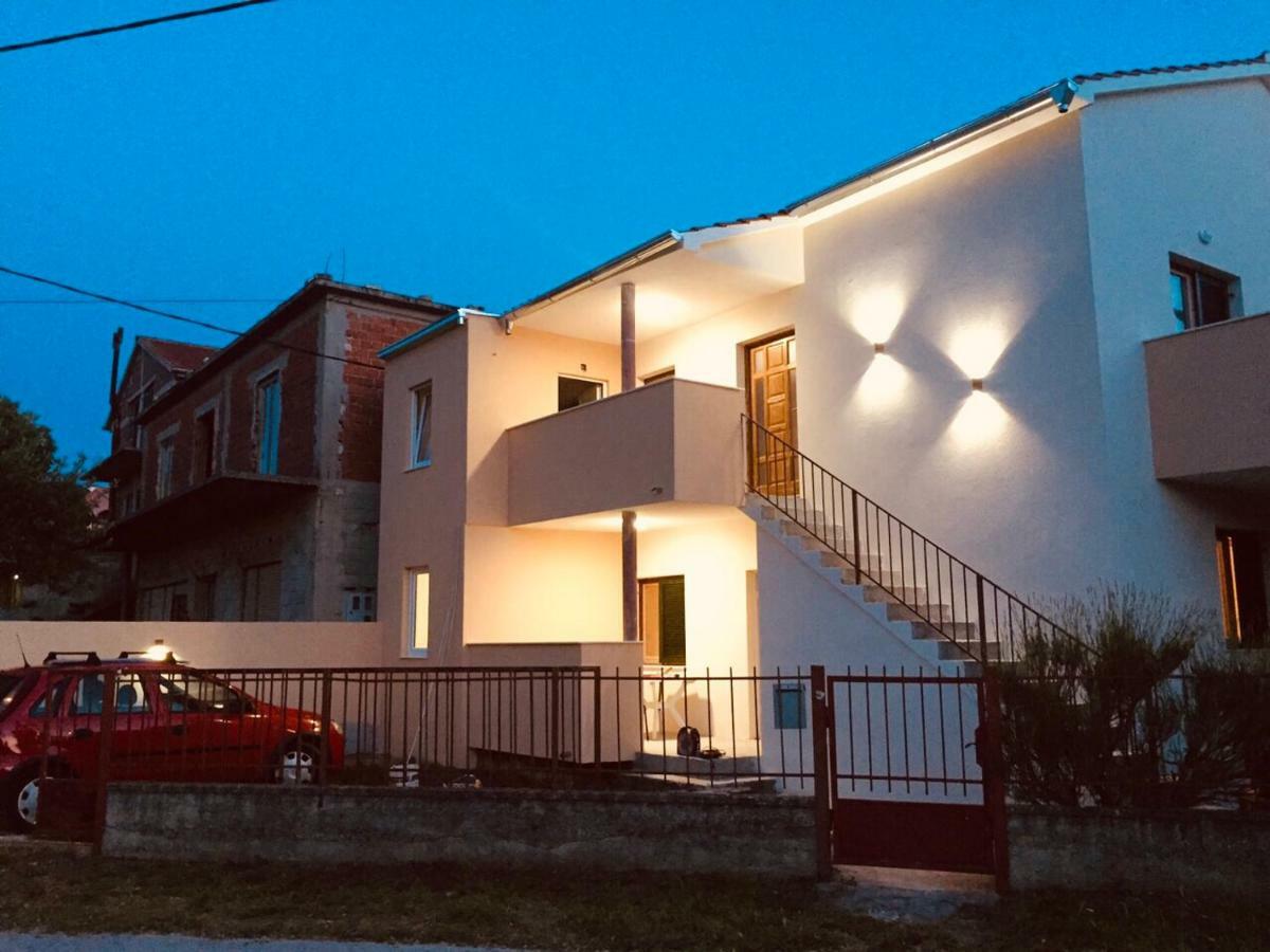 Apartments Branka Gornji Karin Exterior photo