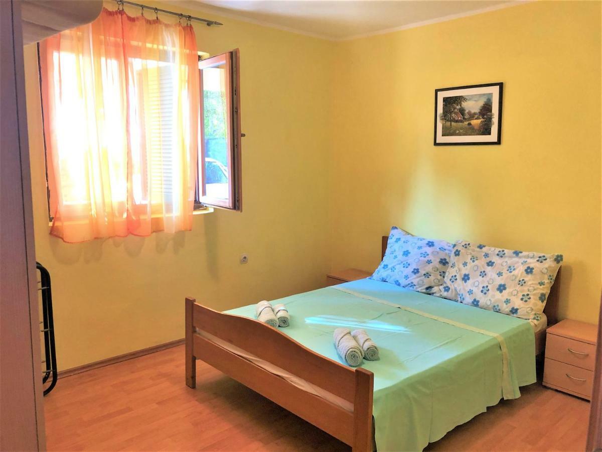 Apartments Branka Gornji Karin Room photo